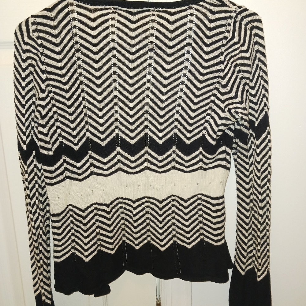 Sweater - Picture 5 of 8